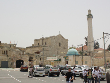 اليوم: محاضرة في المسجد العمري الكبير بمناسبة المولد النبوي الشريف 